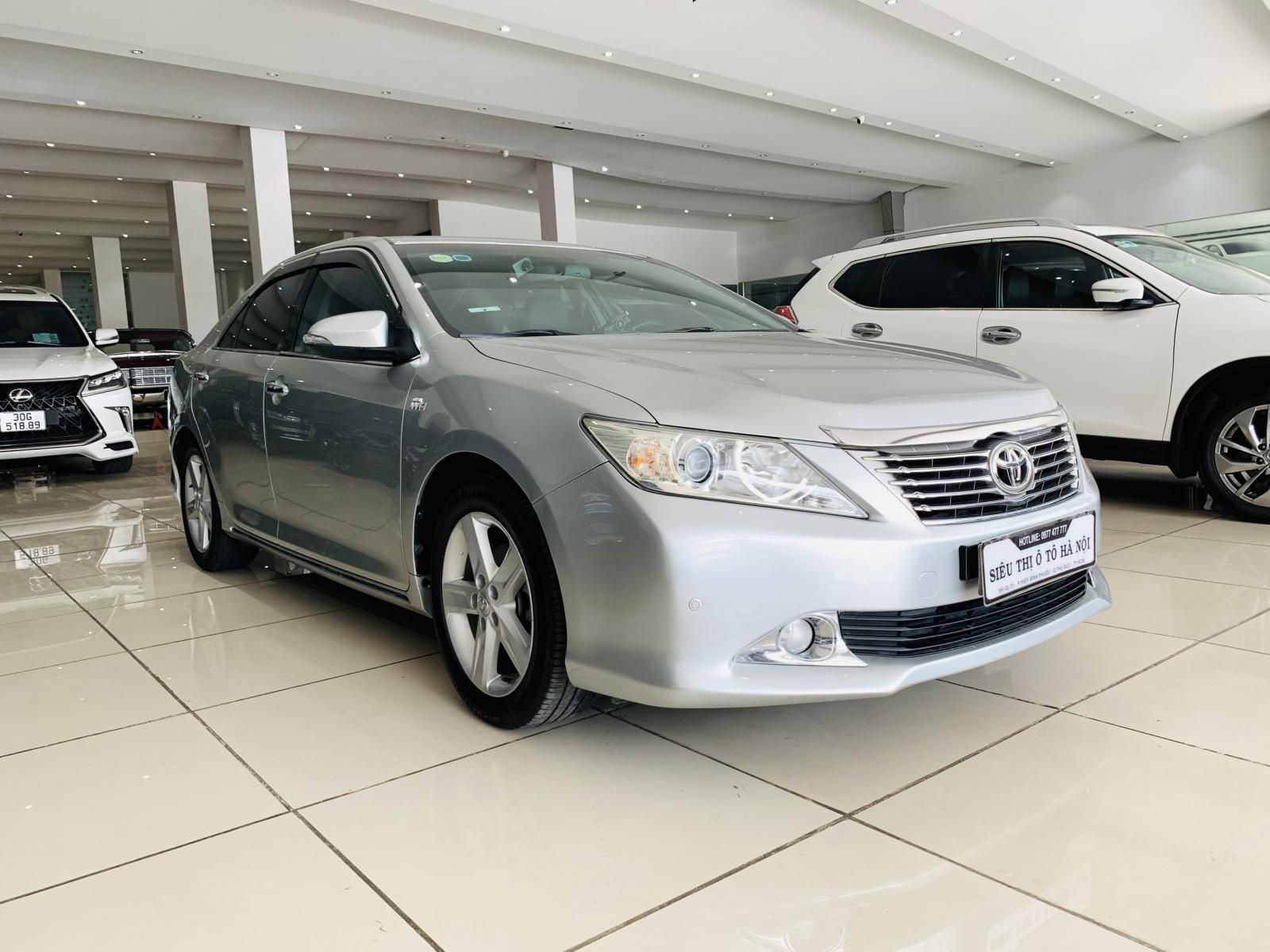 Toyota Camry 2014 - 9 năm đẹp cỡ nào với giá 605tr tại Siêu Thị Ô Tô Hà Nội