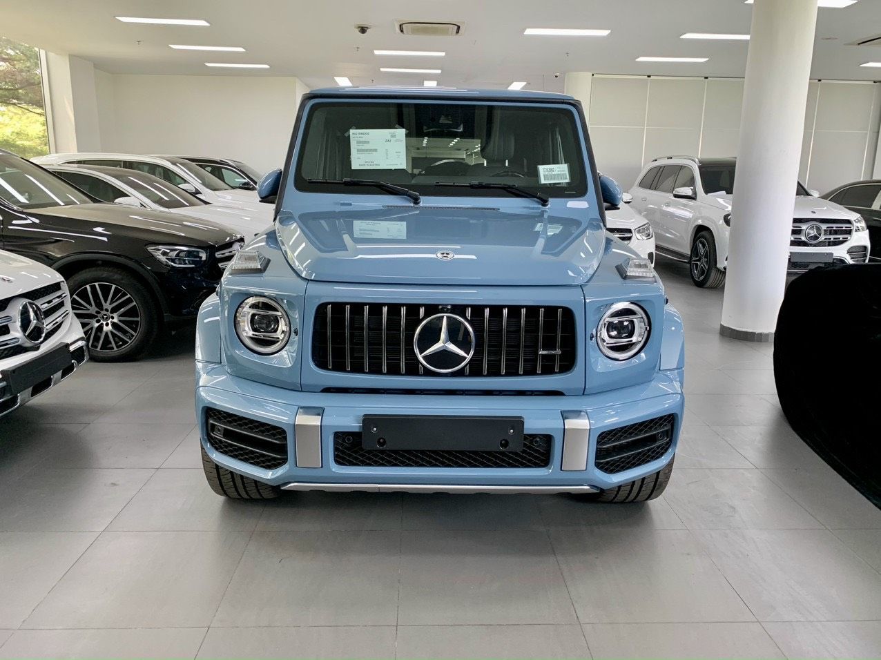 Mercedes-Benz G 63 2023 - Vua địa hình AMG G63 V1 model 2023 - Xe giao ngay - Bank hỗ trợ 70% giá xe - Liên hệ ngay để được tư vấn