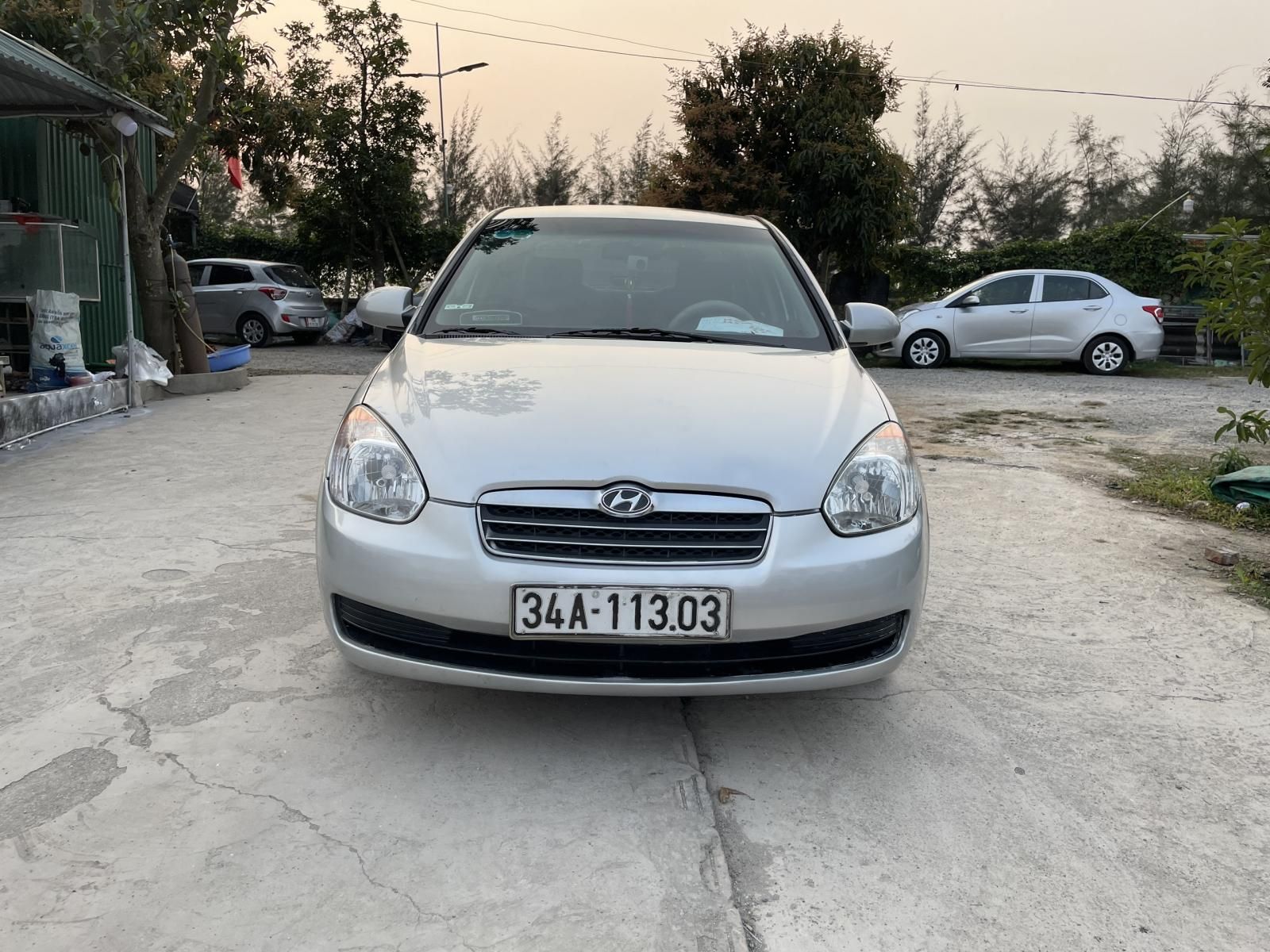 Hyundai Verna 2008 - Xe màu bạc, 145tr