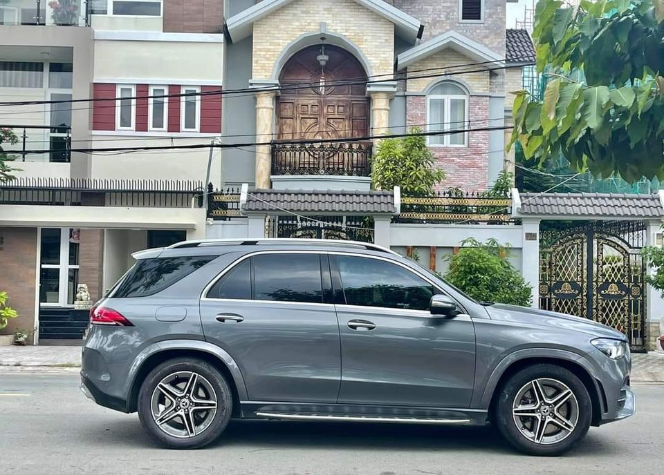 Mercedes-Benz GLE 450 2020 - Form 2021 lăn bánh 27.000km