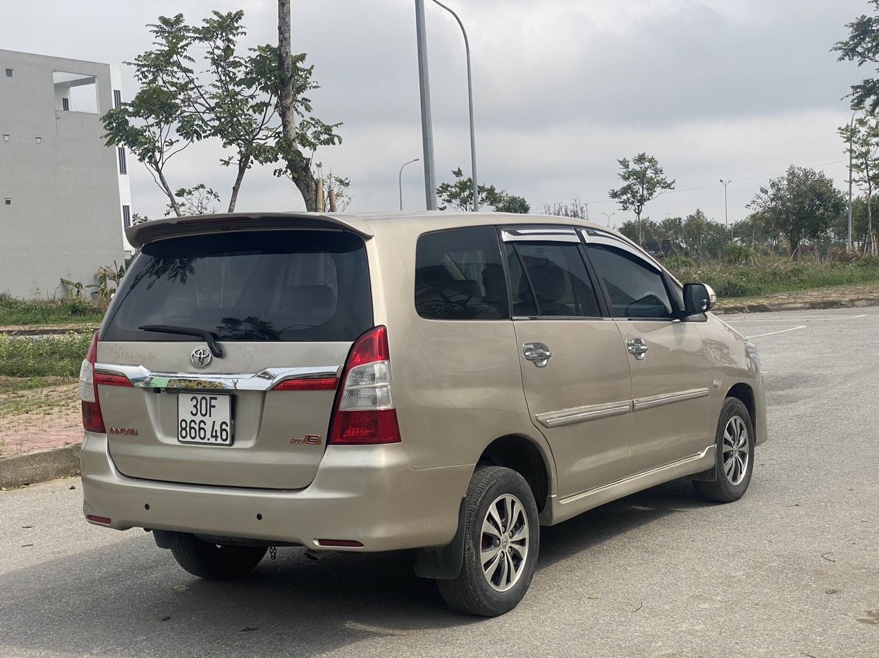 Toyota Innova 2013 - Giá 305tr