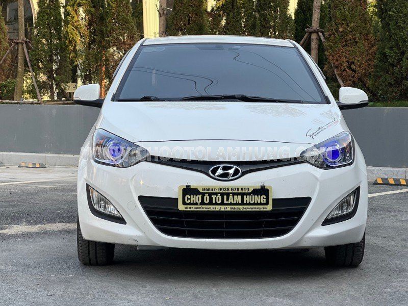 Hyundai i20 2013 - Màu trắng, nhập khẩu nguyên chiếc, 345 triệu