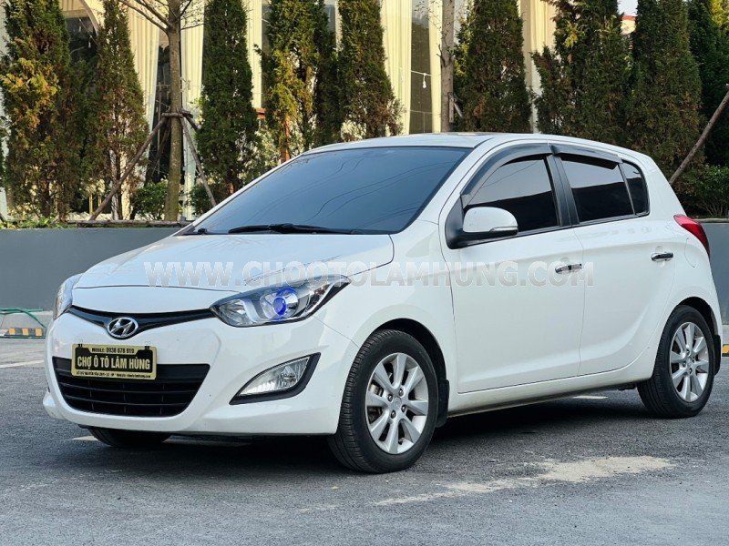 Hyundai i20 2013 - Màu trắng, nhập khẩu nguyên chiếc, 345 triệu