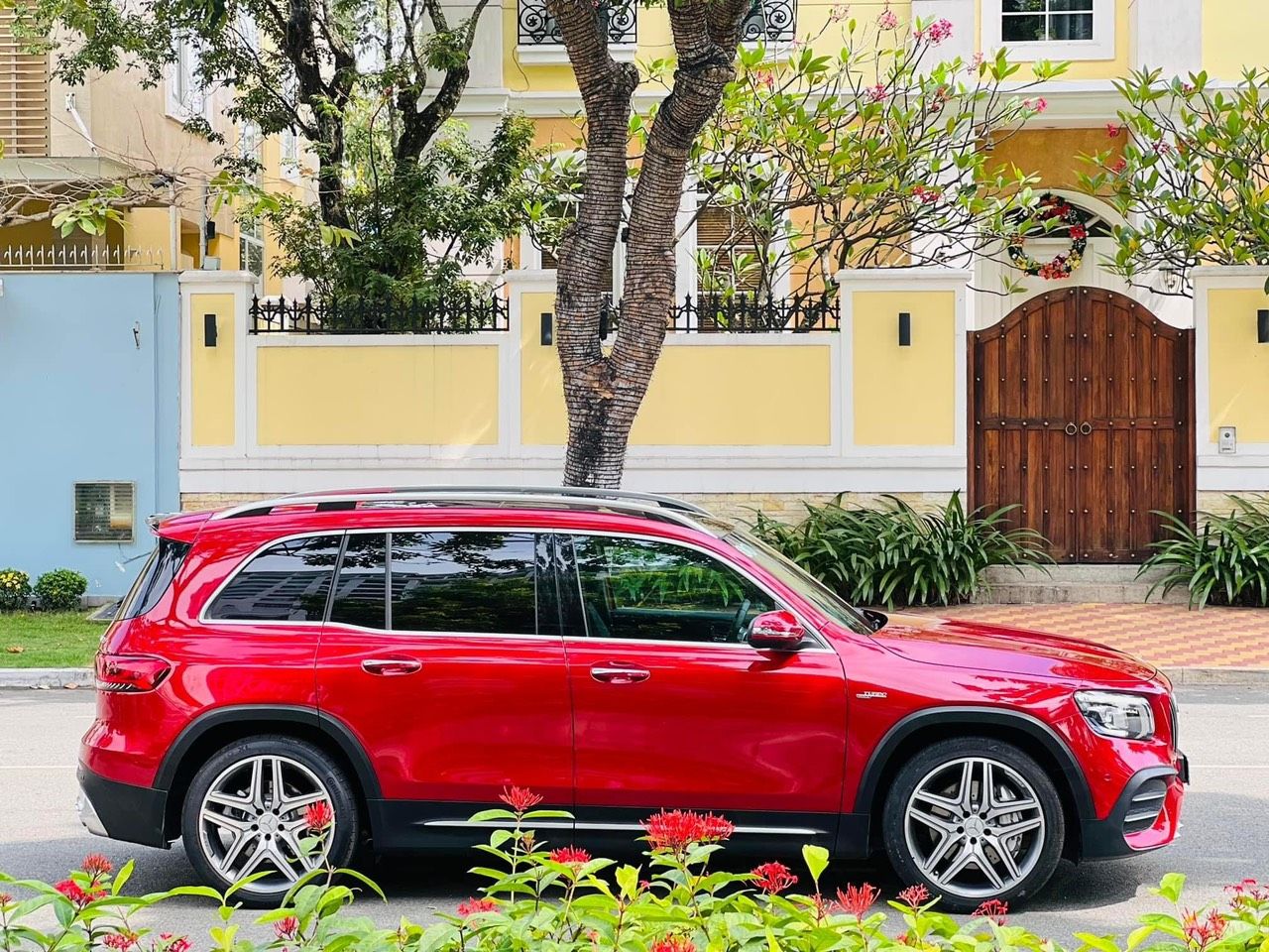 Mercedes-Benz GLB 35 2022 - Siêu lướt 2,500km mới tinh thơm nức mùi xe mới