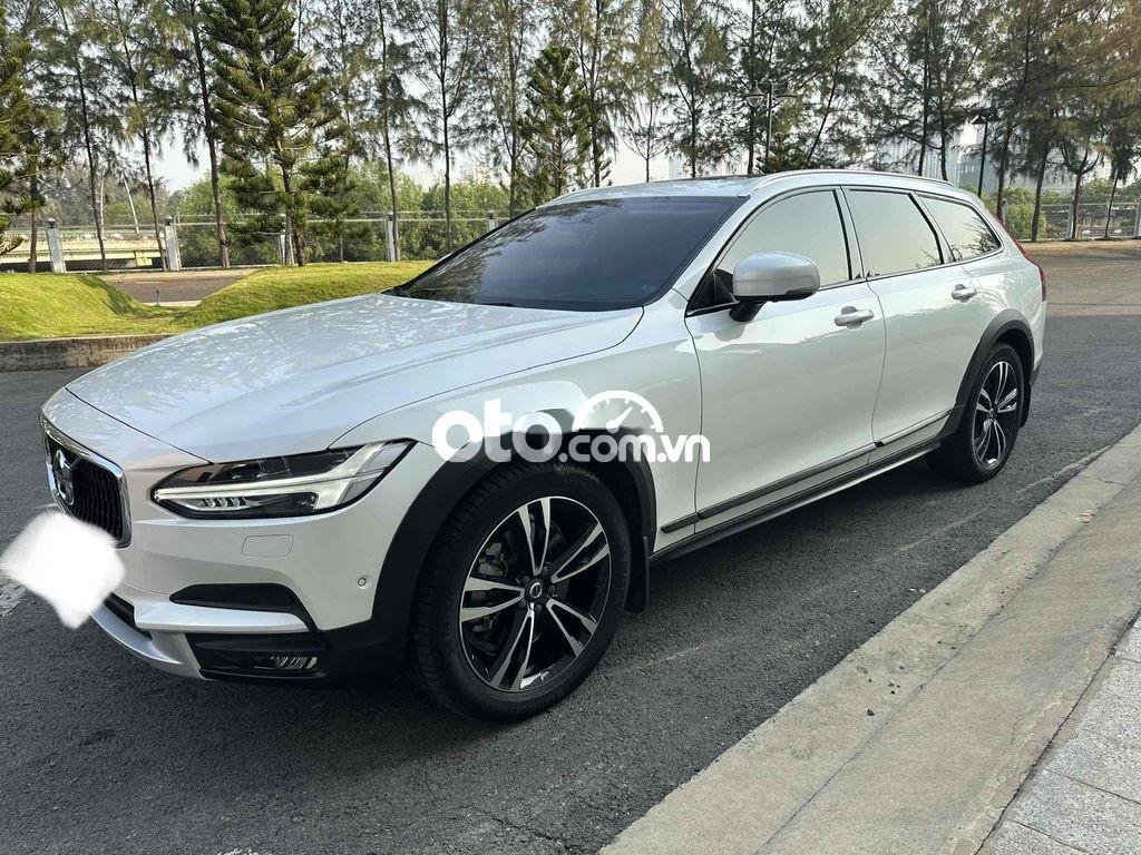 Volvo V90   2018 - VOLVO V90 CROSS COUNTRY