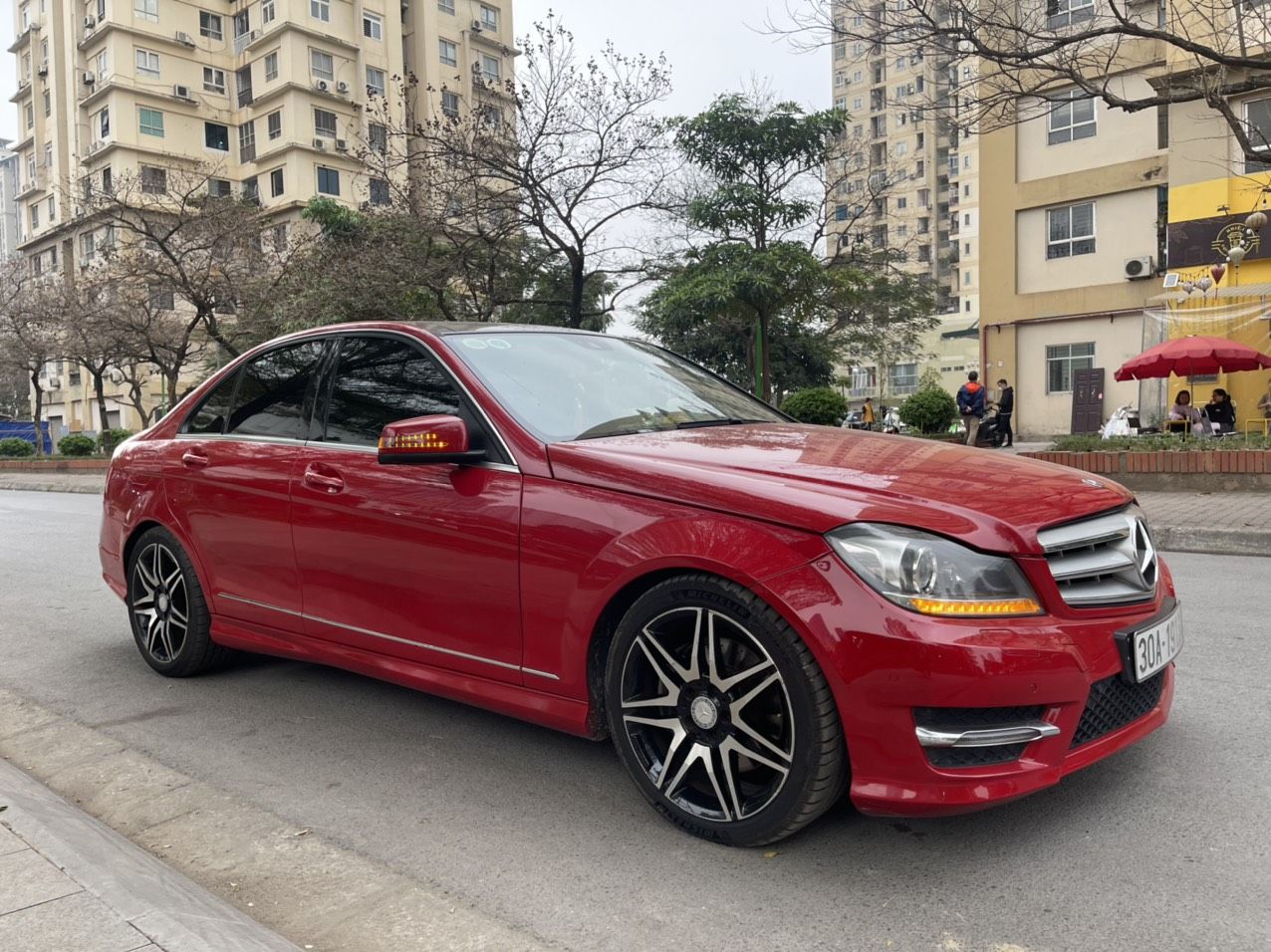 Mercedes-Benz C300 2014 - Giá chỉ ngang 1 chiếc Mazda 3