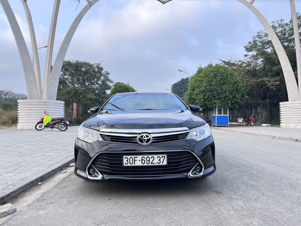 Toyota Camry 2014 - Màu đen, giá chỉ 640 triệu