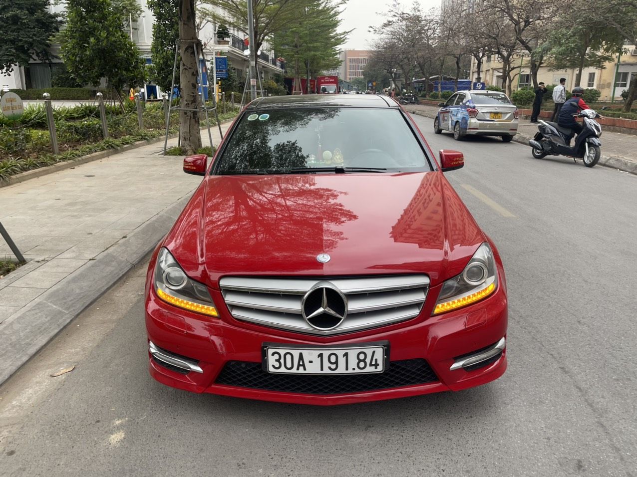 Mercedes-Benz C300 2014 - Giá chỉ ngang 1 chiếc Mazda 3