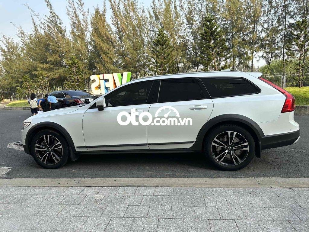 Volvo V90   2018 - VOLVO V90 CROSS COUNTRY