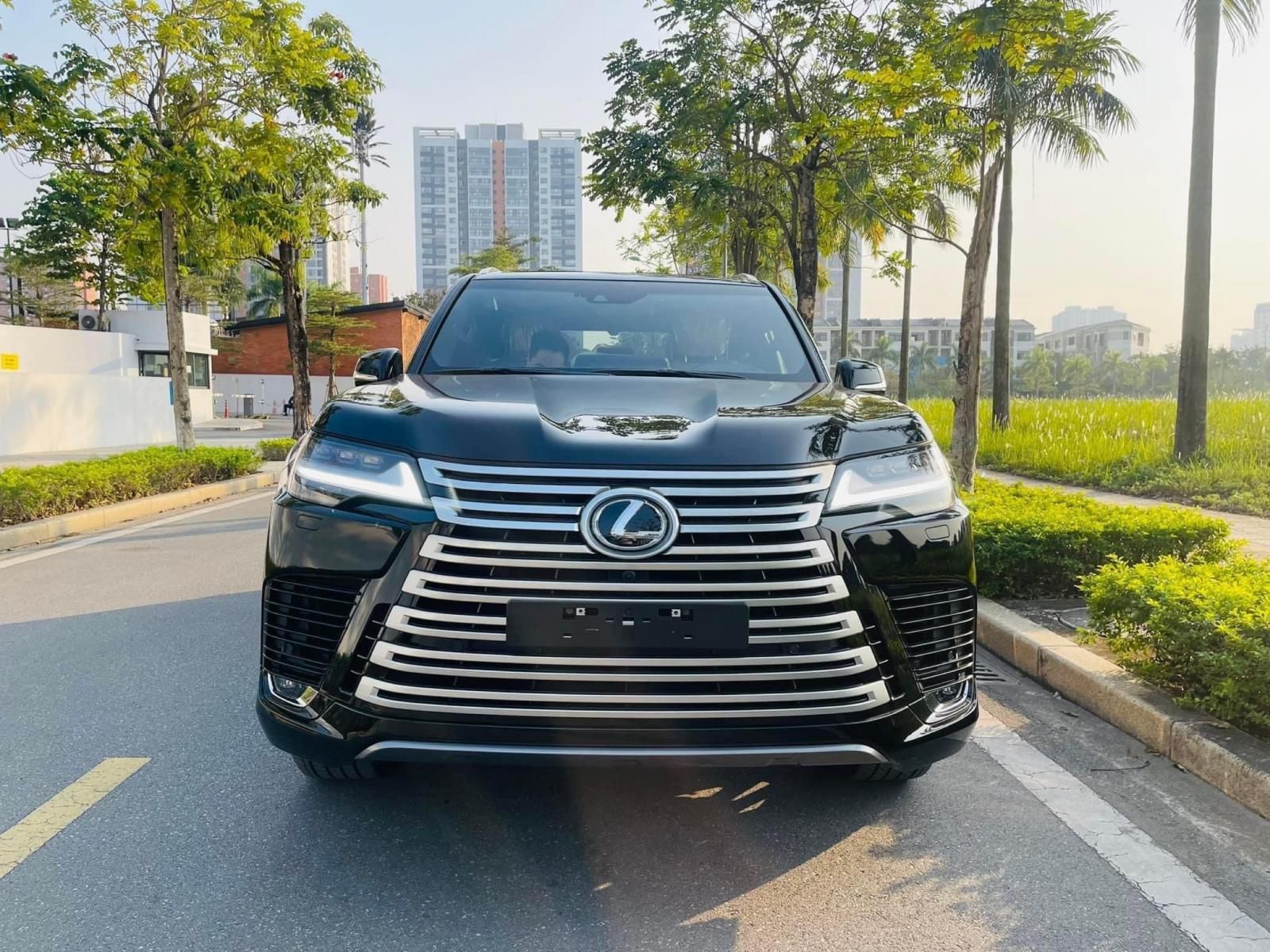 Lexus LX 600 2023 - Bán xe giao ngay, phiên bản 4 chỗ màu đen