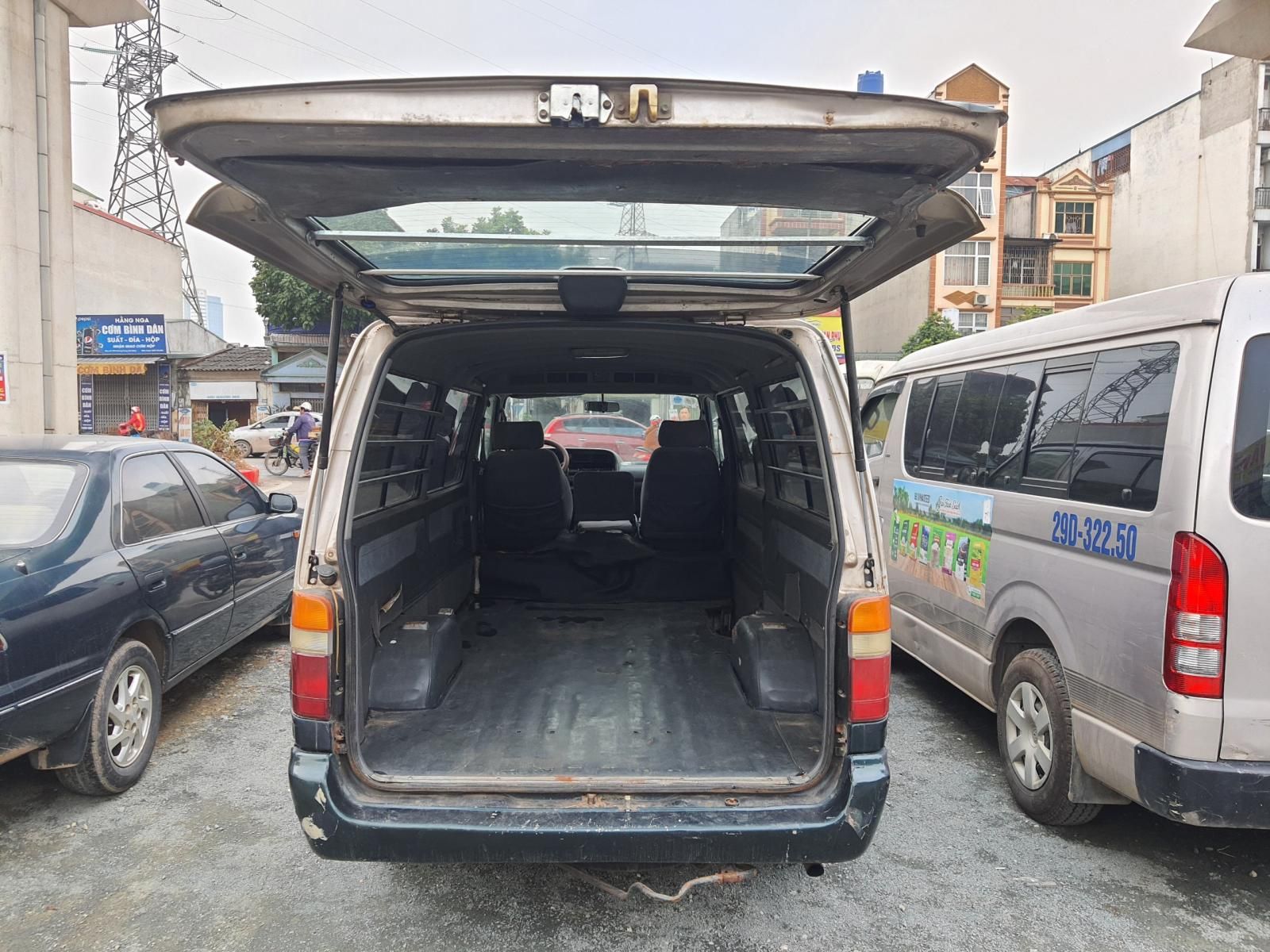 Toyota Hiace 2001 - 6 chỗ giá 65tr