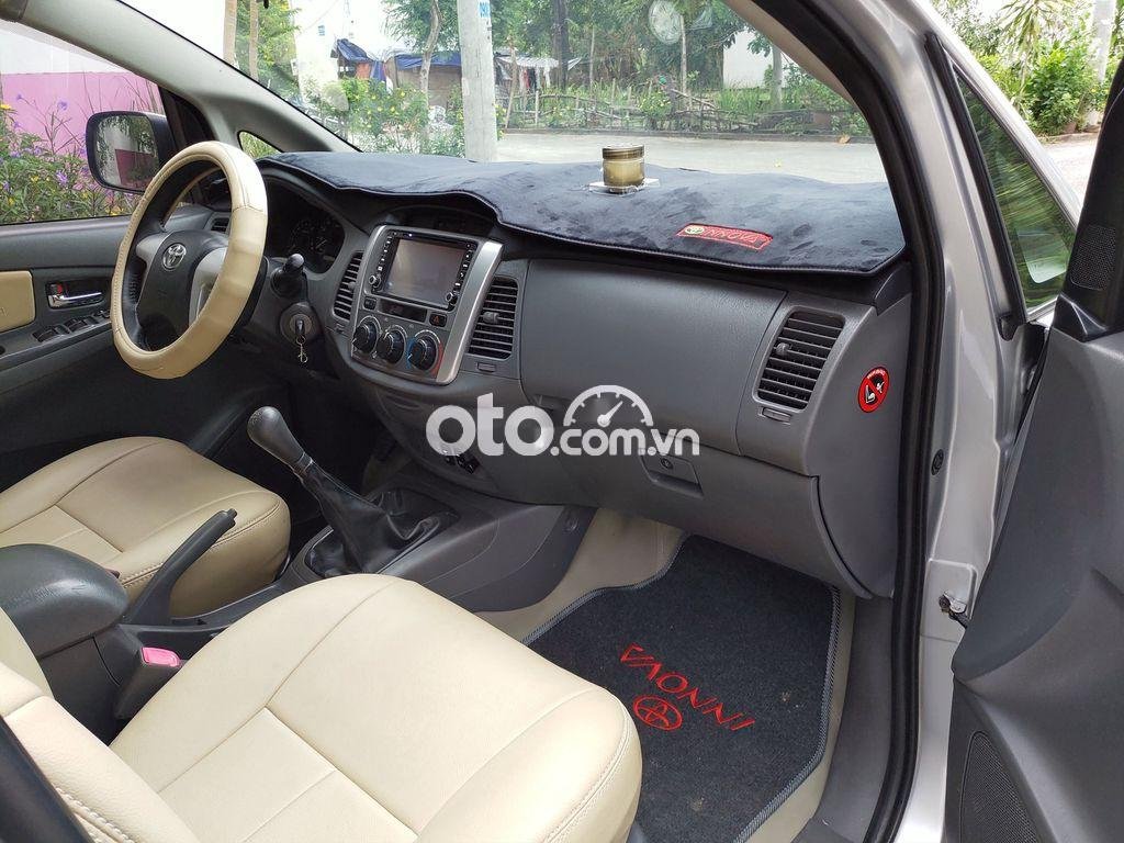 Toyota Innova GIA ĐÌNH BÁN XE   E ĐỜI CUỐI 2013 2013 - GIA ĐÌNH BÁN XE TOYOTA INNOVA E ĐỜI CUỐI 2013