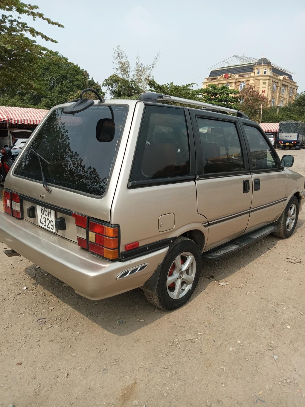 Nissan Stanza 1987 - Hàng sưu tầm