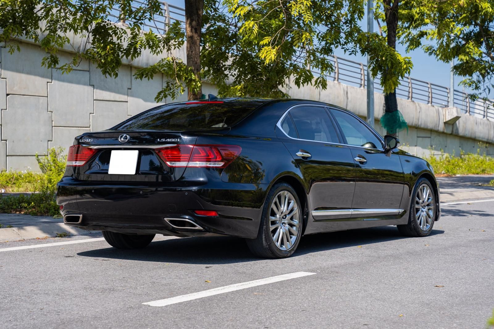 Lexus LS 460 2015 - Odo 6v km, biển thành phố