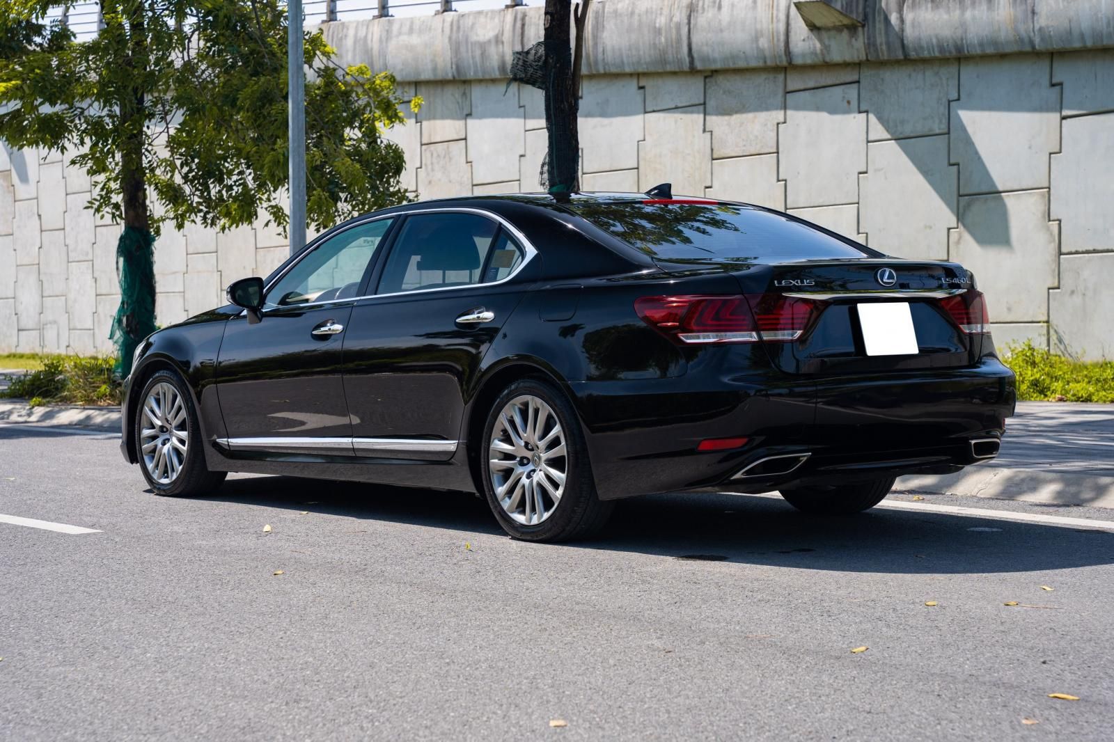 Lexus LS 460 2015 - Odo 6v km, biển thành phố