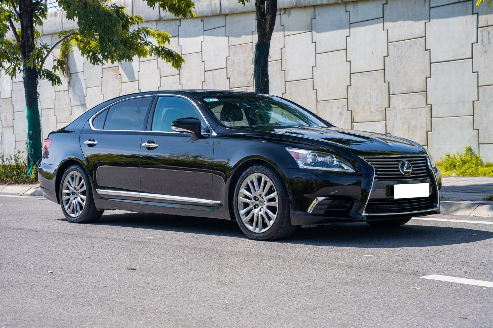 Lexus LS 460 2015 - Odo 6v km, biển thành phố