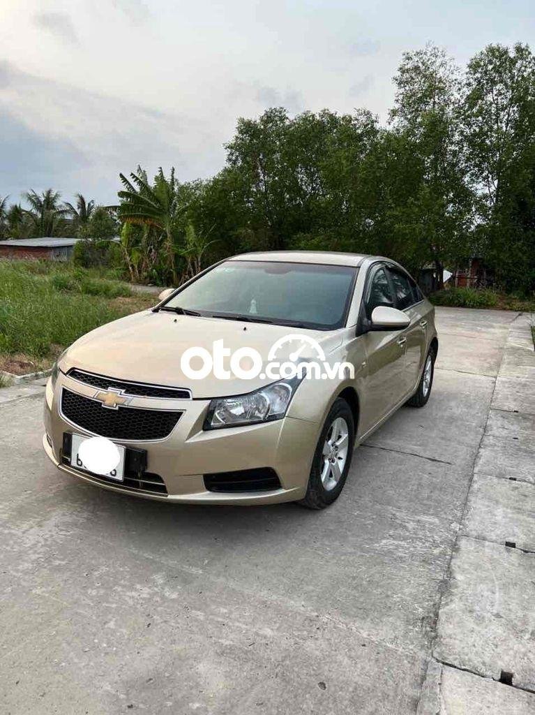 Chevrolet Cruze crue 2010 xe gia đình cần bán nhanh 2010 - crue 2010 xe gia đình cần bán nhanh