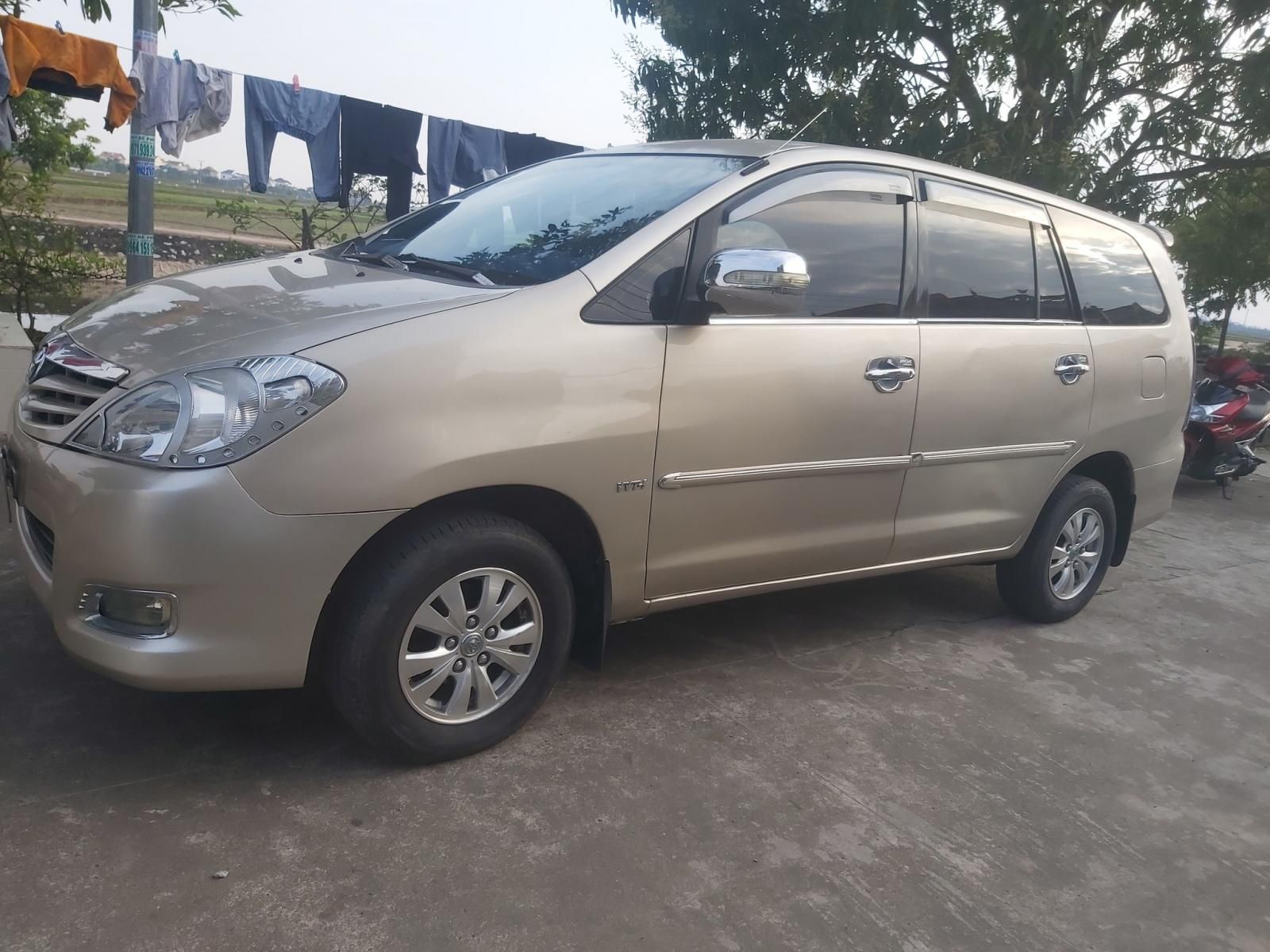 Toyota Innova 2011 - Bản J nâng kịch như G