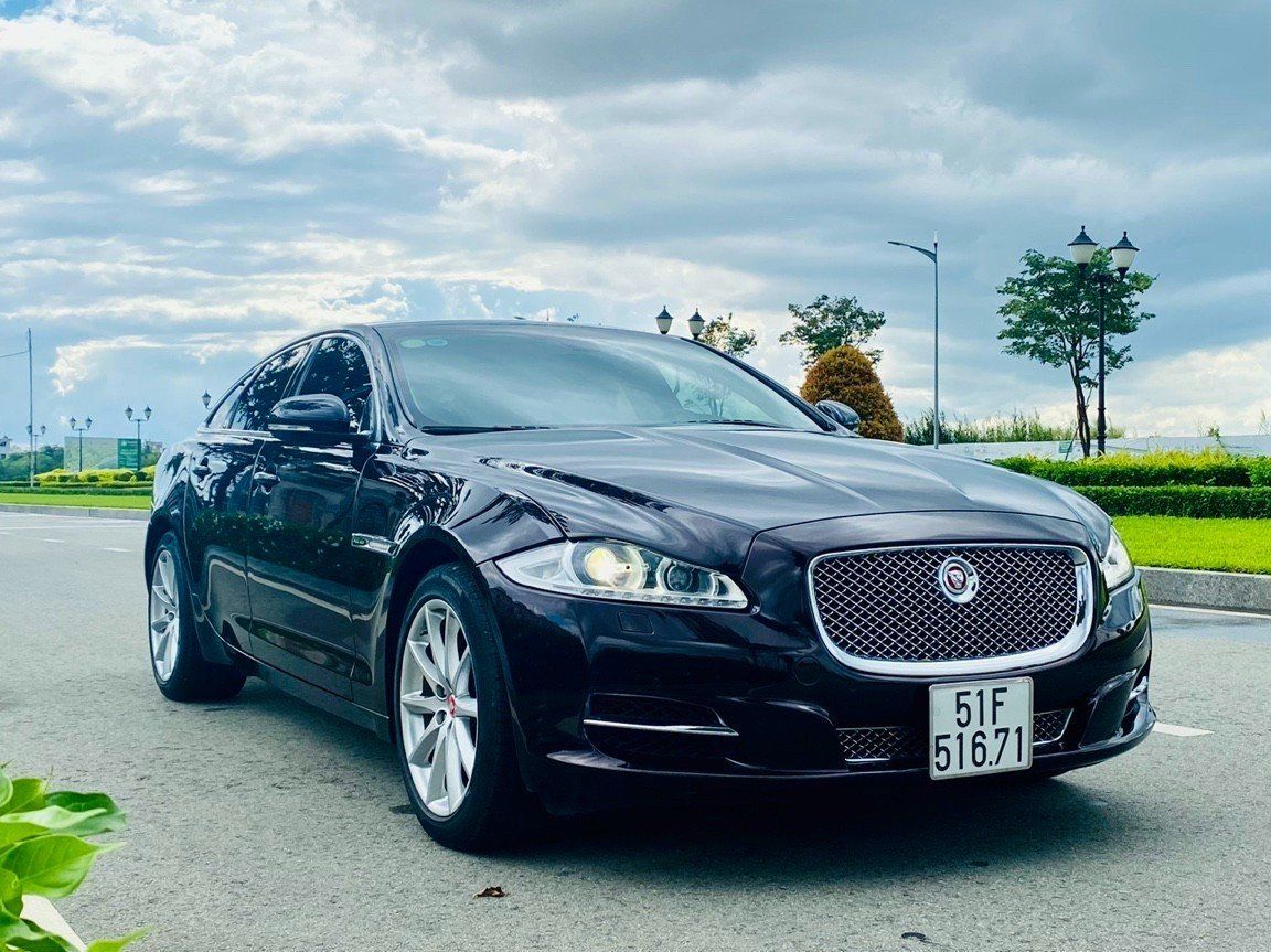 Jaguar XJ 2014 - Xe màu đen