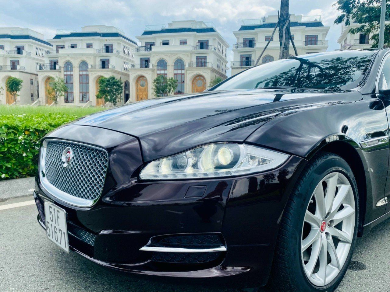 Jaguar XJ 2014 - Xe màu đen