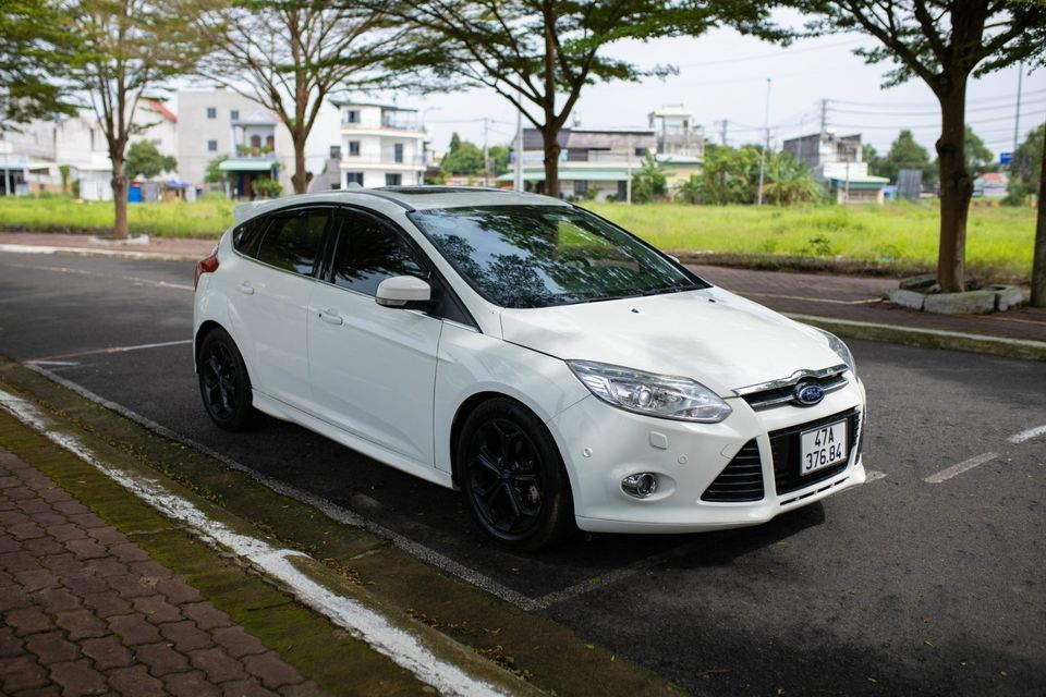 Ford Focus 2014 - Xe màu trắng, giá 398tr