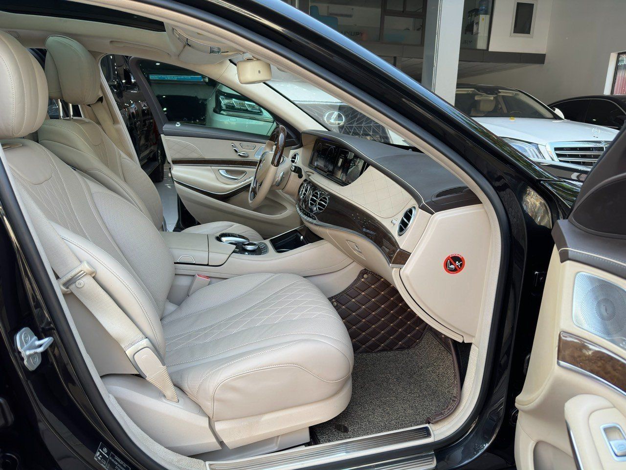 Mercedes-Benz S500 2013 - Màu đen, nhập khẩu