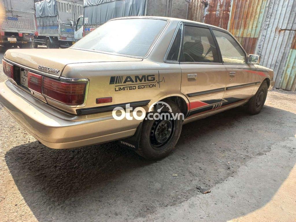 Toyota Camry Cần  đời 1988 v6 xe mới xét ký giấy được 1988 - Cần camry đời 1988 v6 xe mới xét ký giấy được