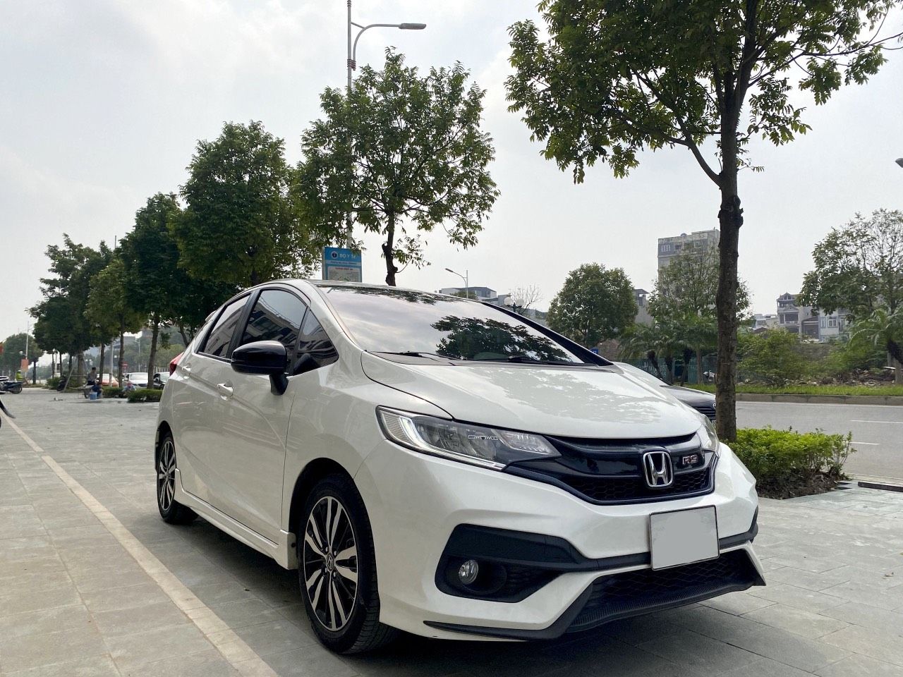 Honda Jazz 2018 - Màu trắng, nhập khẩu