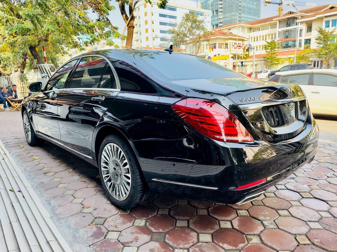 Mercedes-Benz S500 2013 - Màu đen, nhập khẩu