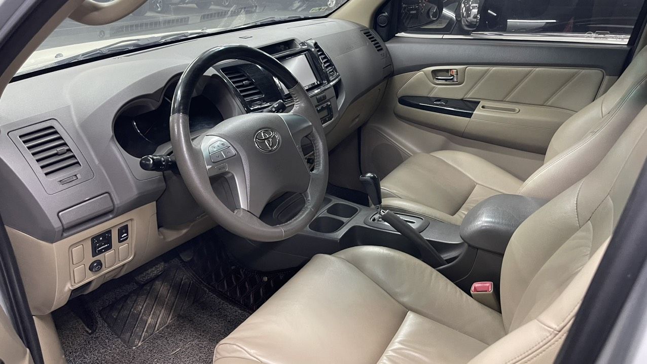 Toyota Fortuner 2013 - Màu bạc, giá 475tr