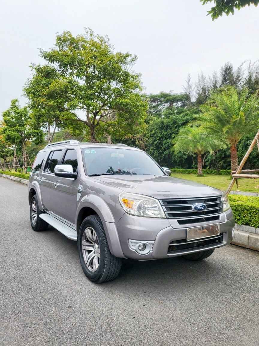 Ford Everest 2013 - Giá 425 triệu