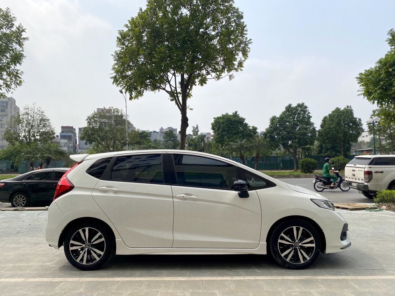 Honda Jazz 2018 - Màu trắng, nhập khẩu