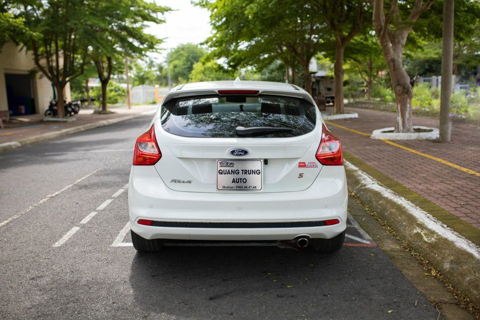 Ford Focus 2014 - Xe màu trắng, giá 398tr