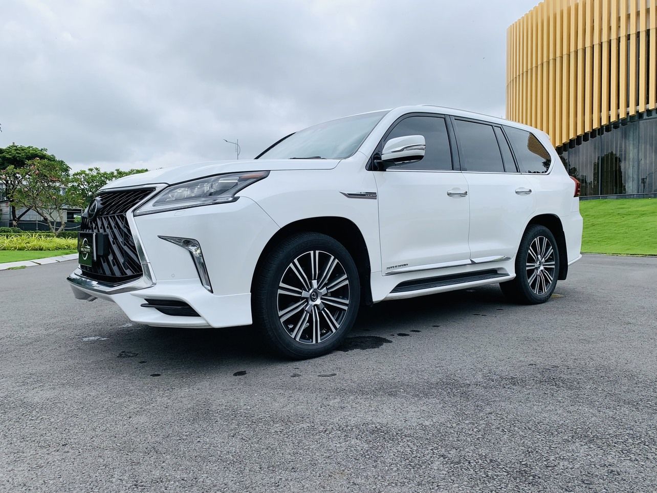 Lexus LX 570 2020 - Xe nhập khẩu, cực sang đẹp, có trả góp