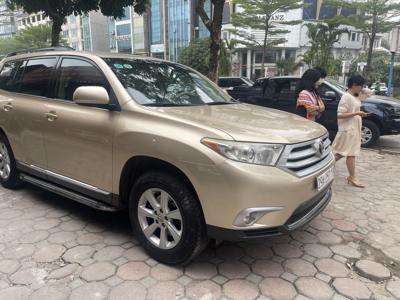 Toyota Highlander 2011 - Chào bán 800 triệu