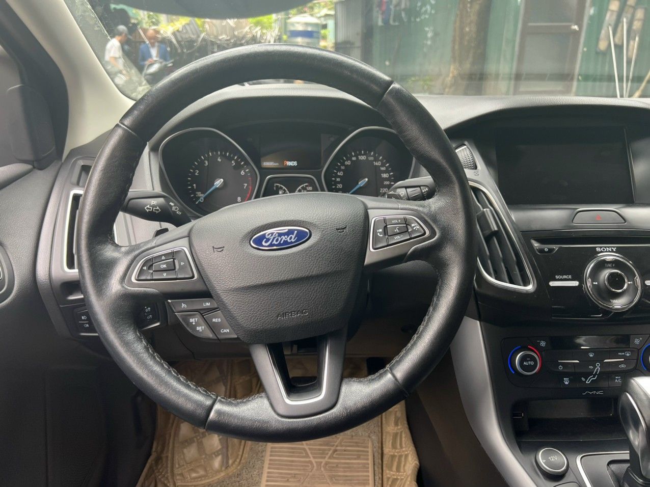 Ford Focus 2019 - Màu trắng, xe nhập