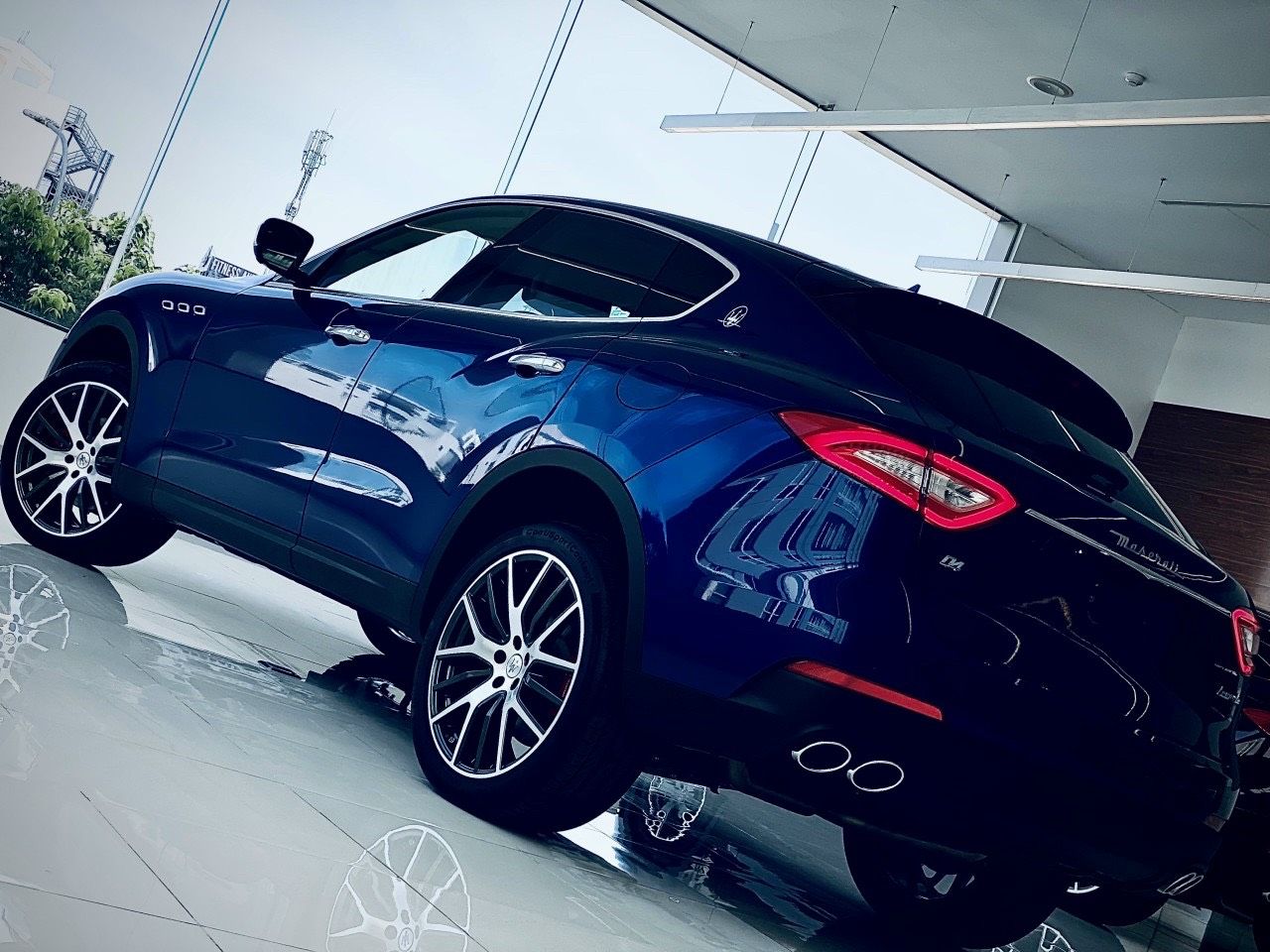 Maserati 2019 - Giá xe mới 100%, màu xanh nội thất da vàng, hỗ trợ vay 65%