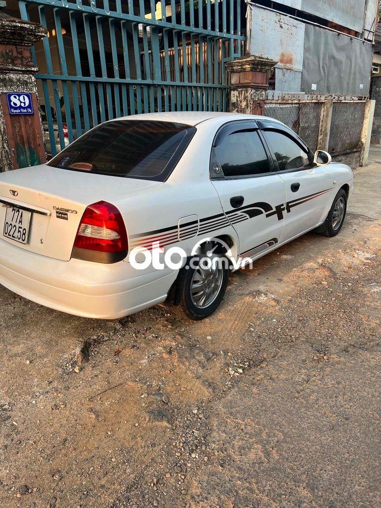 Daewoo Nubira 2002 - Xe màu trắng