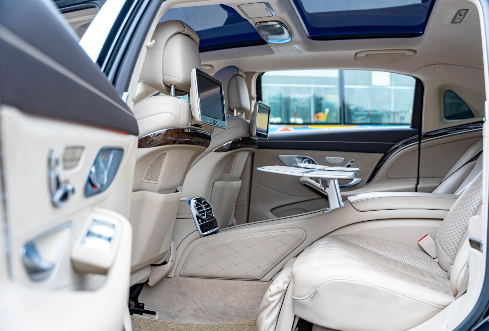 Mercedes-Benz Maybach S400 2016 - Màu đen, giá cạnh tranh