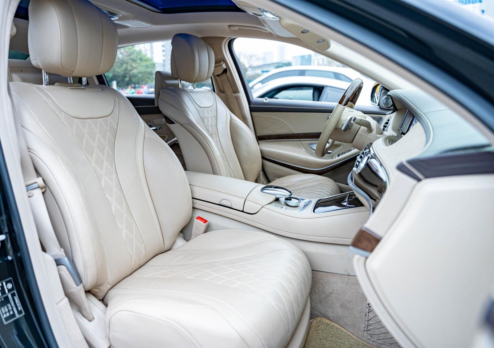 Mercedes-Benz Maybach S400 2016 - Màu đen, giá cạnh tranh