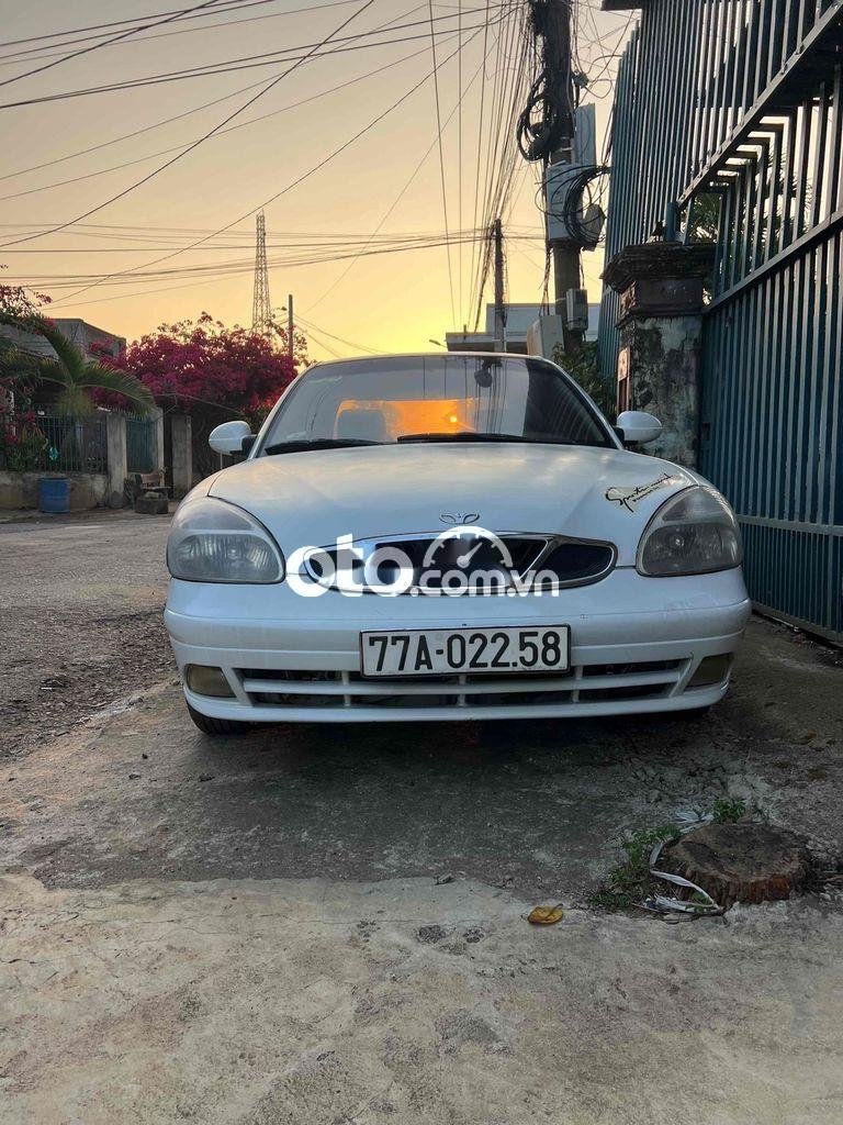 Daewoo Nubira 2002 - Xe màu trắng