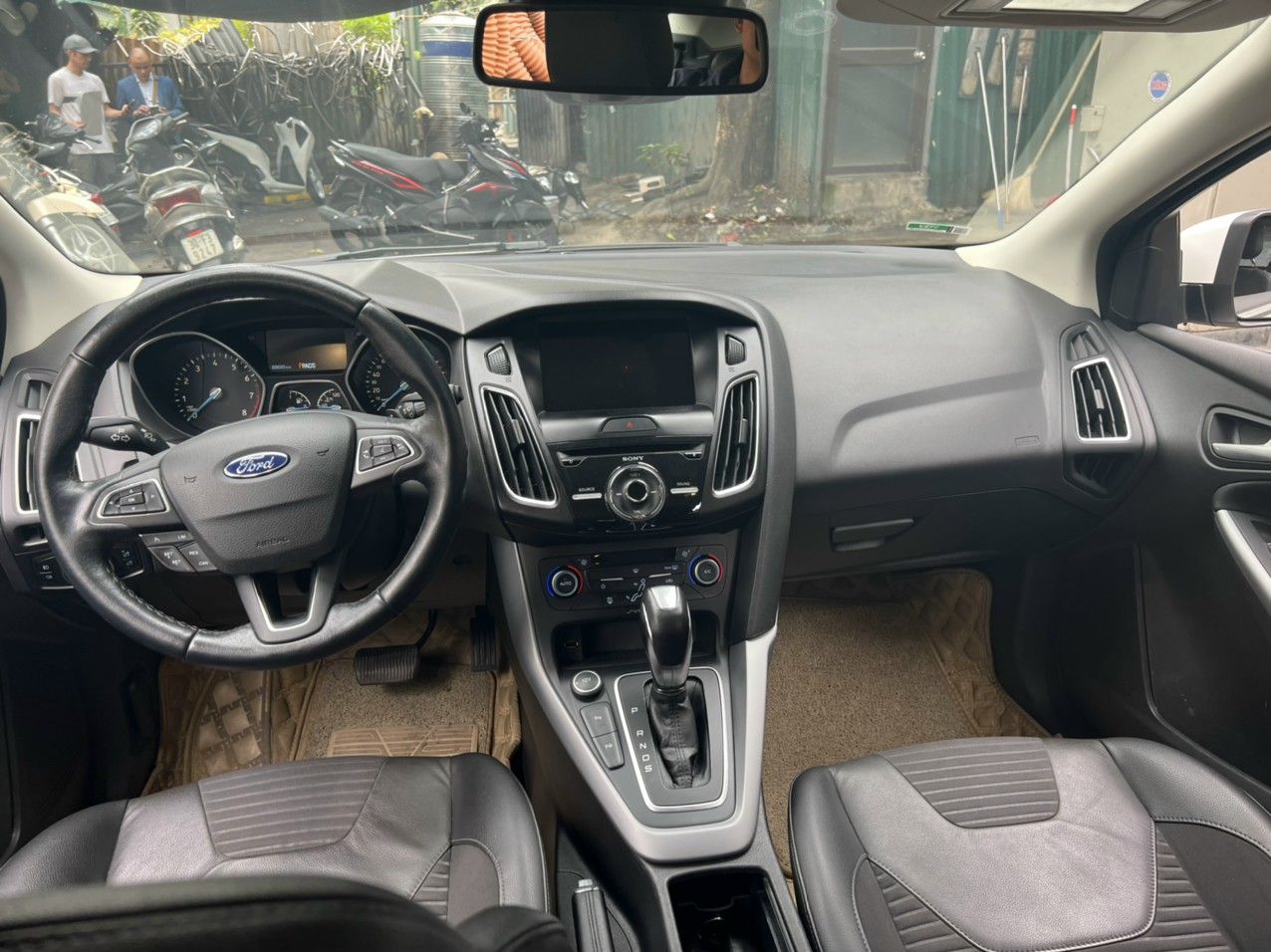 Ford Focus 2019 - Màu trắng, xe nhập