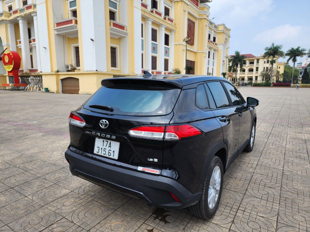 Toyota Corolla Cross 2022 - Giá bán 755 triệu