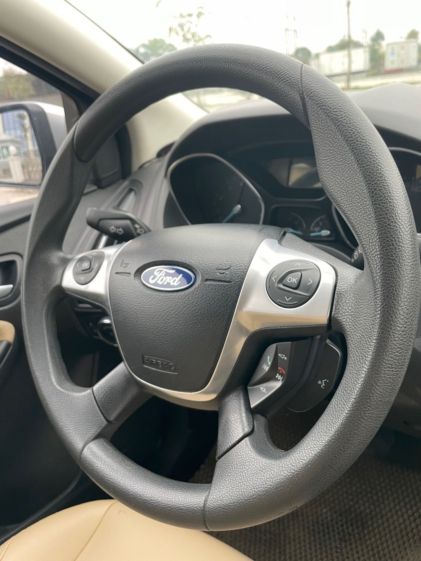 Ford Focus 2014 - Giá 355tr