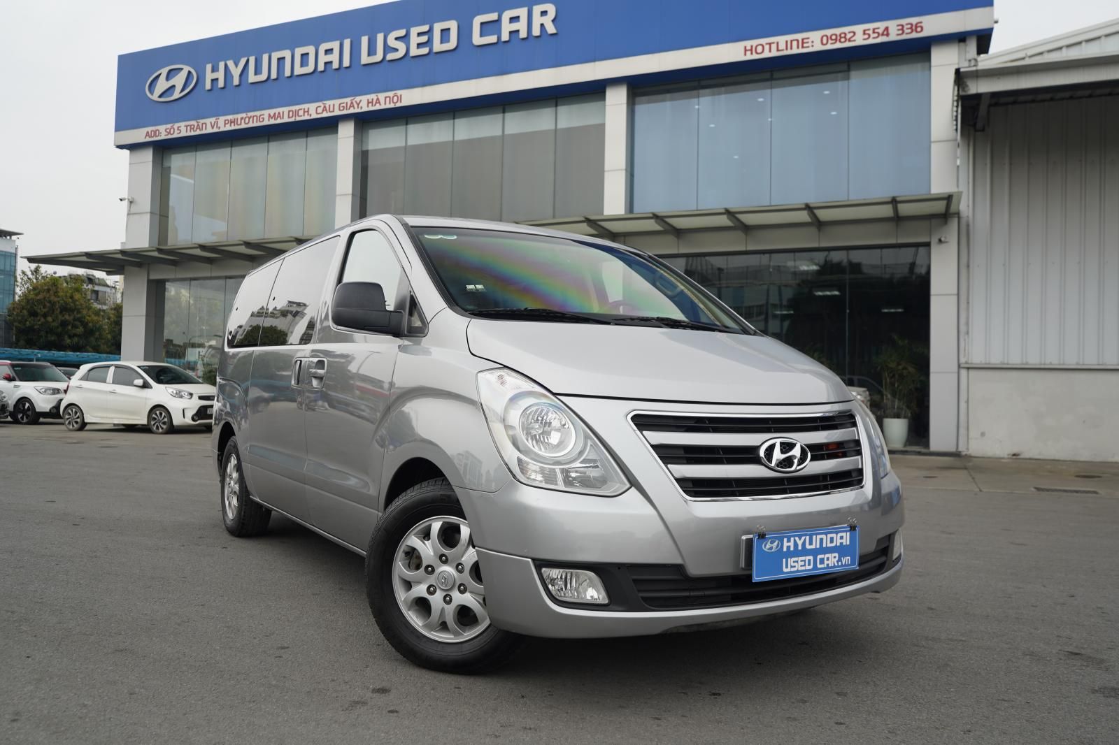 Hyundai Grand Starex 2017 - 09 chỗ máy xăng số tự động nhập khẩu