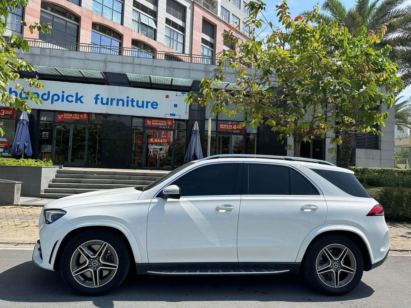 Mercedes-Benz GLE 450 2020 - Màu trắng, nội thất đen