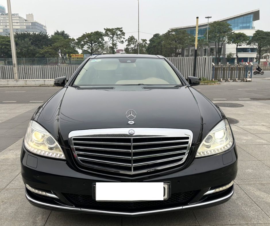 Mercedes-Benz 2010 - Trung Sơn Auto - Xe màu đen, nội thất da