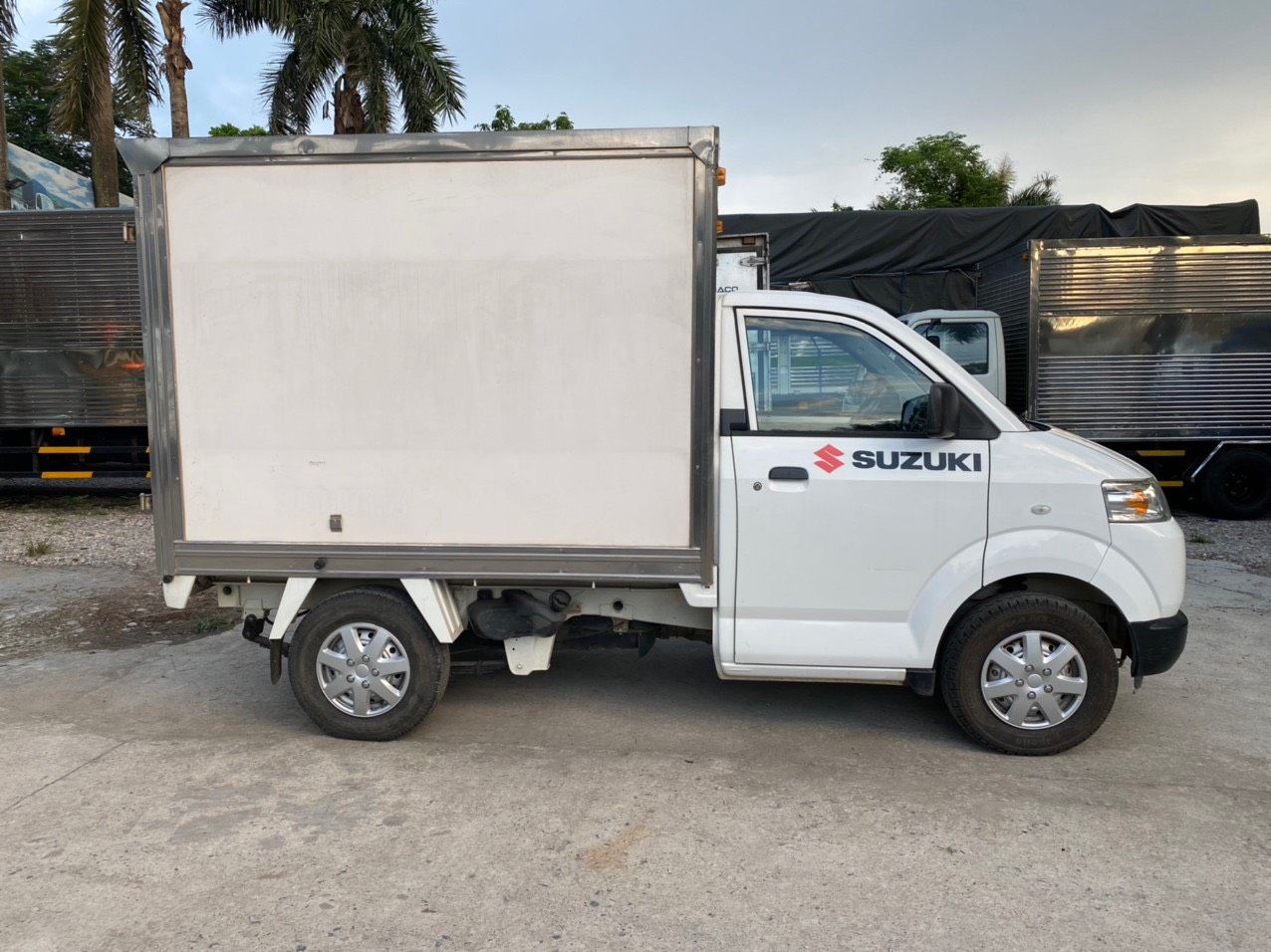 Suzuki Super Carry Truck 2016 - Bán xe đầu to đời 2016, nhập khẩu Indonesia, thùng kín