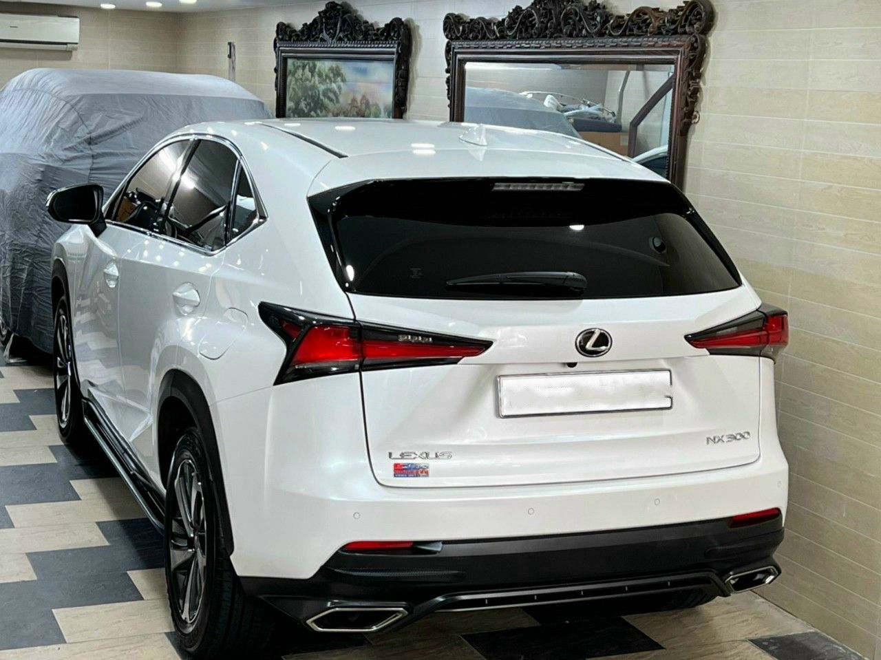 Lexus NX 300 2020 - Màu trắng