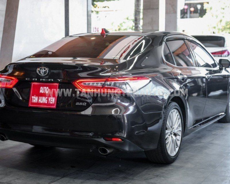 Toyota Camry 2019 - Màu đen